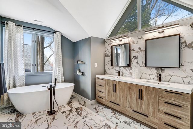 5045 CATHEDRAL AVE NW, Washington, DC 20016