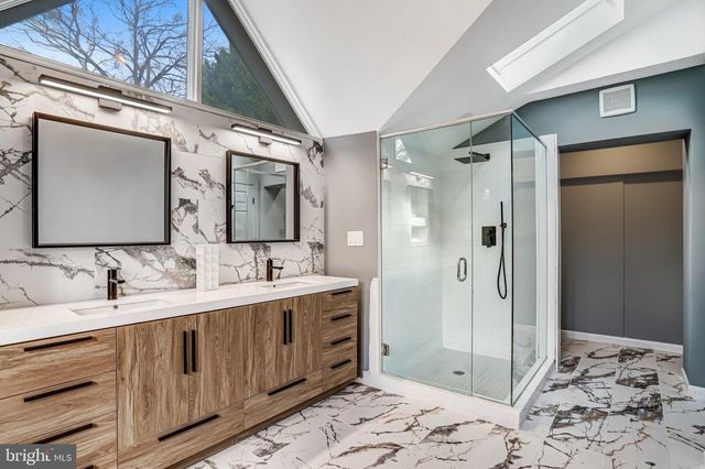 5045 CATHEDRAL AVE NW, Washington, DC 20016