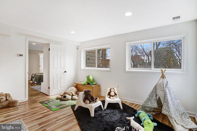 5045 CATHEDRAL AVE NW, Washington, DC 20016