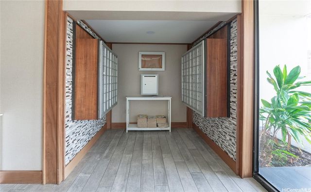 509 University Avenue 201, Honolulu, HI 96826