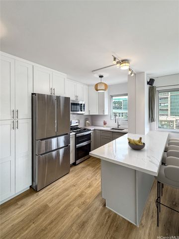 509 University Avenue 201, Honolulu, HI 96826