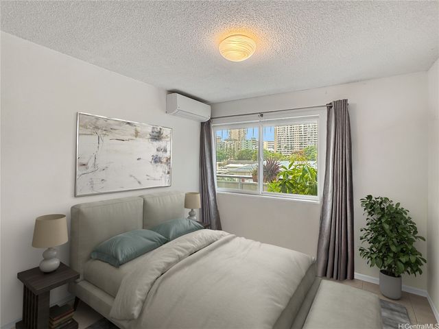 509 University Avenue 201, Honolulu, HI 96826