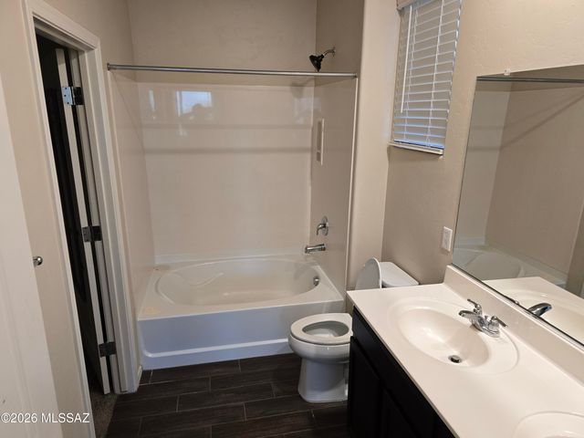 6151 S Antrim Loop, Tucson, AZ 85706