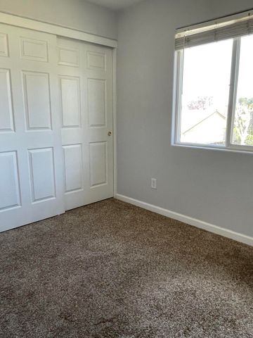 1852 Santa Maria Avenue, Porterville, CA 93257