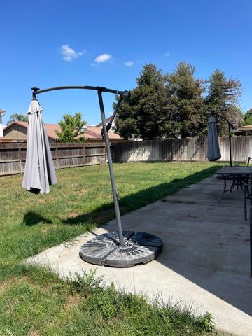 1852 Santa Maria Avenue, Porterville, CA 93257