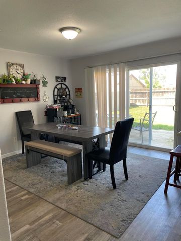 1852 Santa Maria Avenue, Porterville, CA 93257