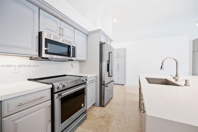 2497 Bay Isle Dr, Weston, FL 33327