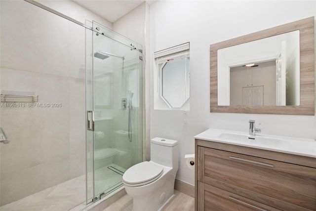 2497 Bay Isle Dr, Weston, FL 33327