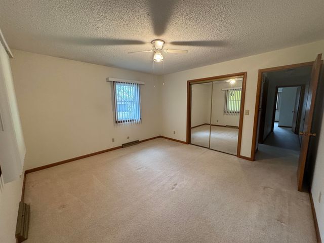 905 10th St., Charles City, IA 50616