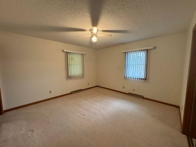 905 10th St., Charles City, IA 50616