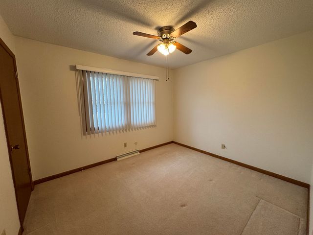 905 10th St., Charles City, IA 50616