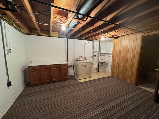 905 10th St., Charles City, IA 50616