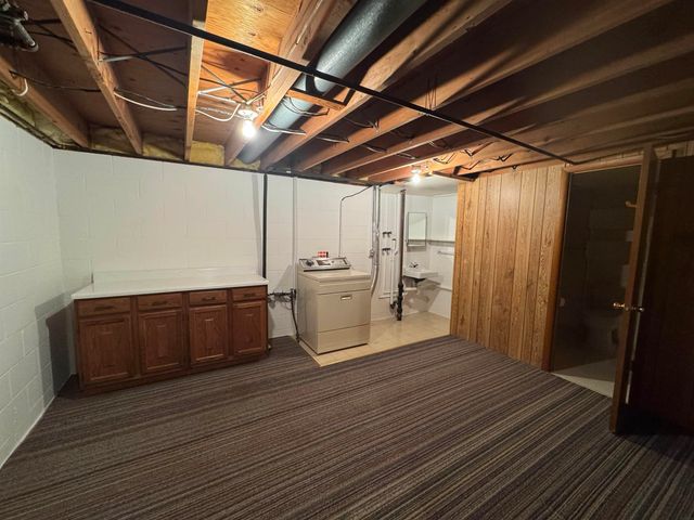 905 10th St., Charles City, IA 50616