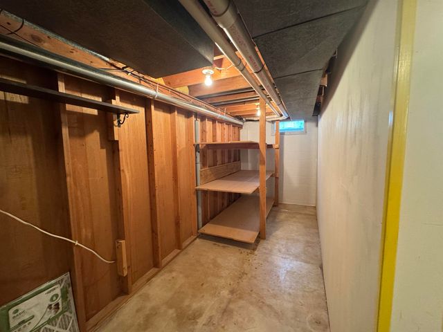 905 10th St., Charles City, IA 50616