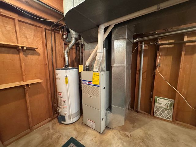 905 10th St., Charles City, IA 50616