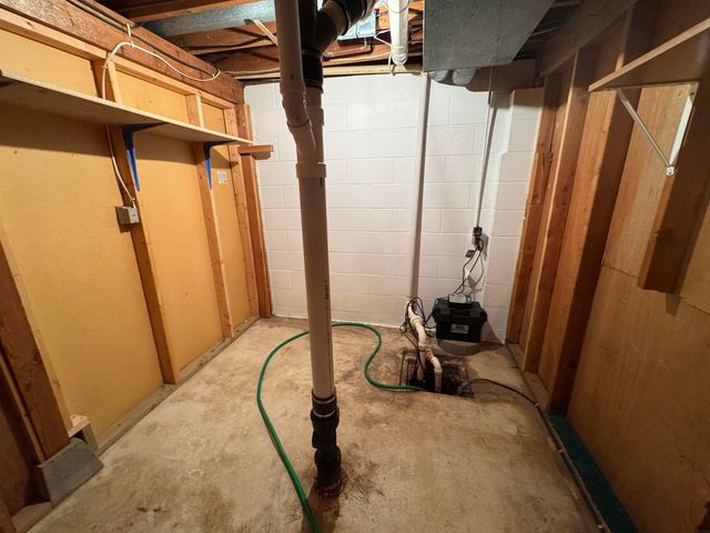 905 10th St., Charles City, IA 50616