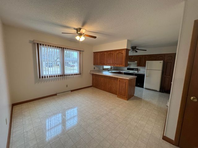 905 10th St., Charles City, IA 50616