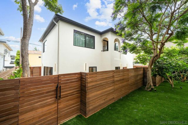 7374 Bishops Ln, La Jolla, CA 92037