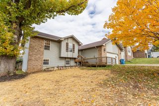 709 East Bryant Avenue, Ozark, MO 65721