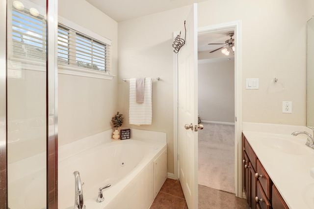 1310 Parmer LN 1902, Austin, TX 78727