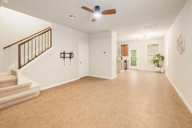 1310 Parmer LN 1902, Austin, TX 78727