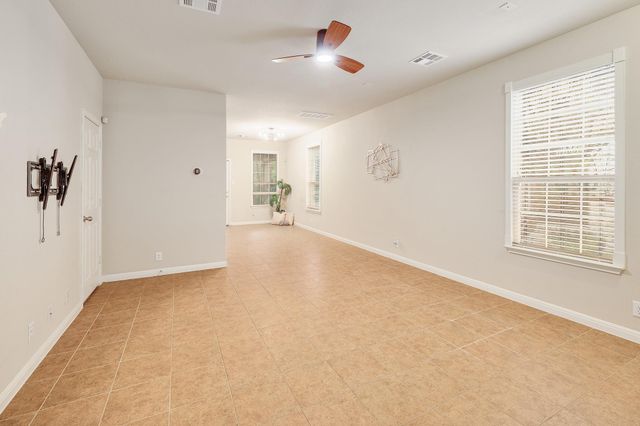 1310 Parmer LN 1902, Austin, TX 78727