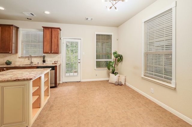 1310 Parmer LN 1902, Austin, TX 78727