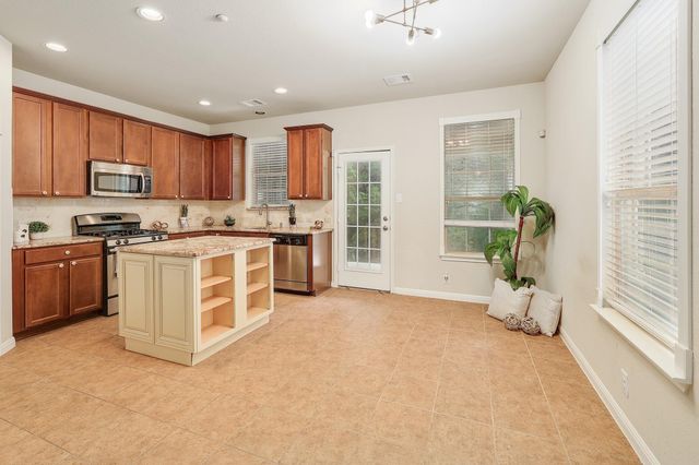 1310 Parmer LN 1902, Austin, TX 78727