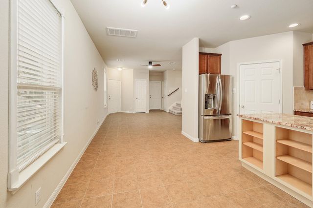1310 Parmer LN 1902, Austin, TX 78727