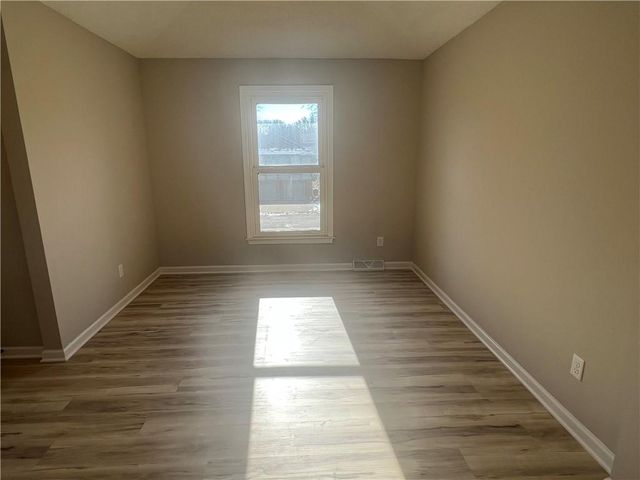 8702 N Linda Lane, Pleasant Valley, MO 64068