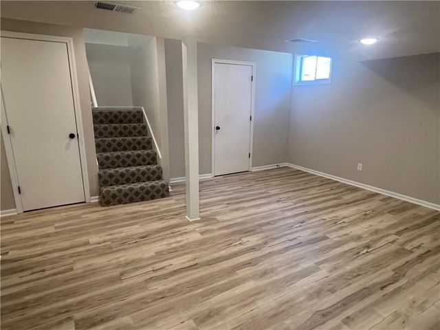 8702 N Linda Lane, Pleasant Valley, MO 64068