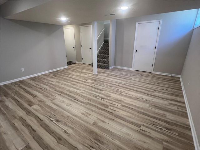 8702 N Linda Lane, Pleasant Valley, MO 64068