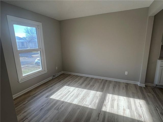 8702 N Linda Lane, Pleasant Valley, MO 64068