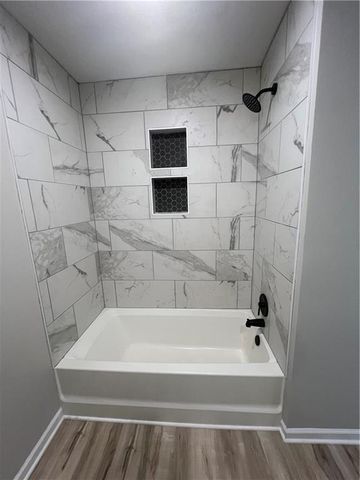 8702 N Linda Lane, Pleasant Valley, MO 64068