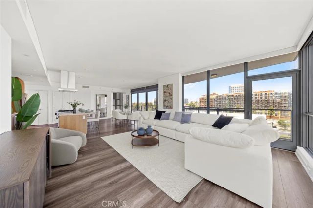 9 MacArthur Place N502, Santa Ana, CA 92707
