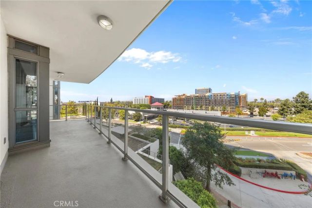 9 MacArthur Place N502, Santa Ana, CA 92707