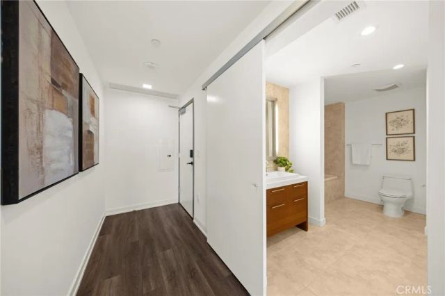 9 MacArthur Place N502, Santa Ana, CA 92707