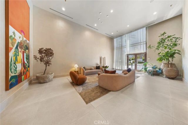 9 MacArthur Place N502, Santa Ana, CA 92707