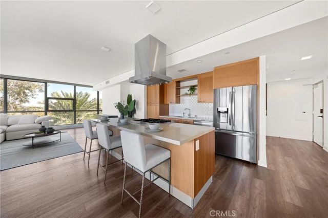 9 MacArthur Place N502, Santa Ana, CA 92707