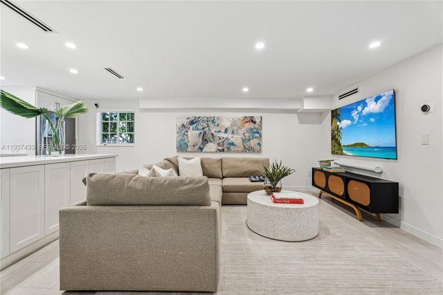 1231 15th Ter 5, Miami Beach, FL 33139