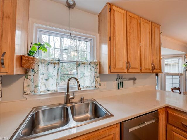 217 Robertson ST, Williamsburg, VA 23185