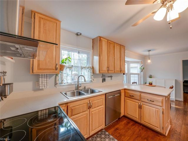 217 Robertson ST, Williamsburg, VA 23185