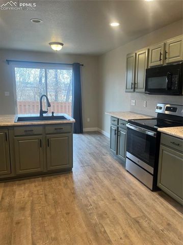 4315 Outlook Boulevard B, Pueblo, CO 81008