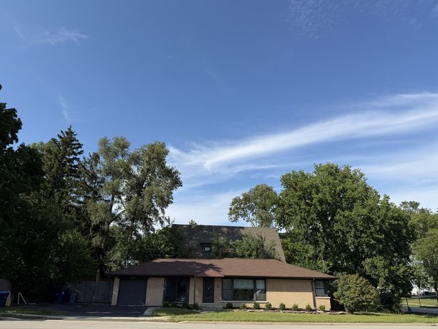 266 S Prospect Avenue, Clarendon Hills, IL 60514