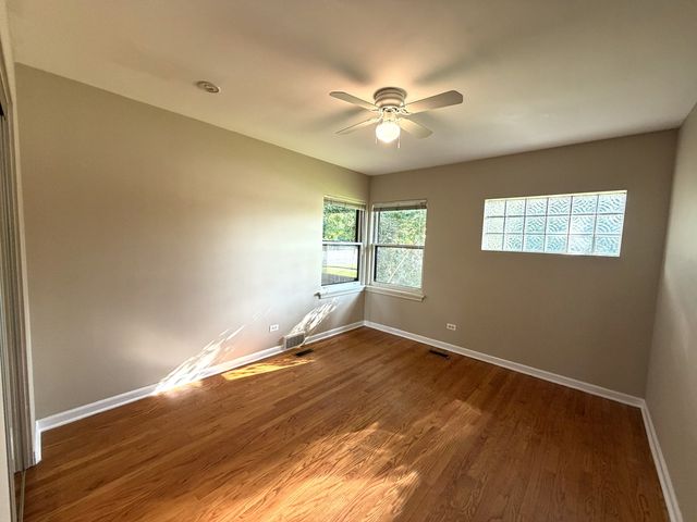 266 S Prospect Avenue, Clarendon Hills, IL 60514