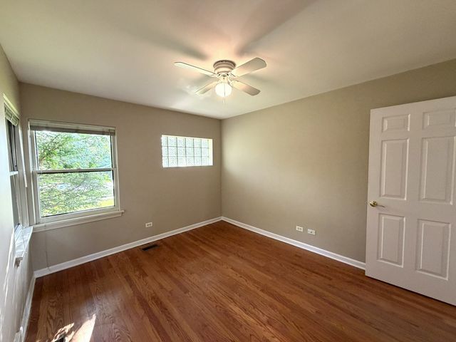 266 S Prospect Avenue, Clarendon Hills, IL 60514