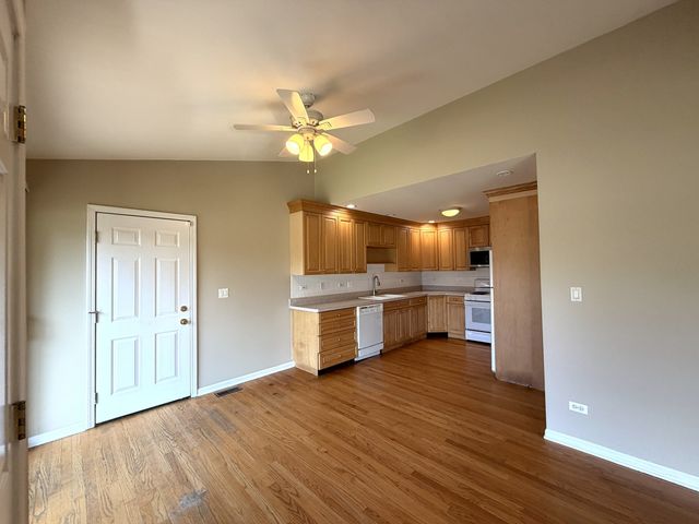 266 S Prospect Avenue, Clarendon Hills, IL 60514