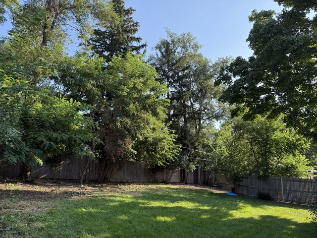 266 S Prospect Avenue, Clarendon Hills, IL 60514