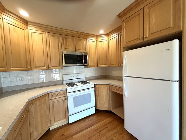 266 S Prospect Avenue, Clarendon Hills, IL 60514