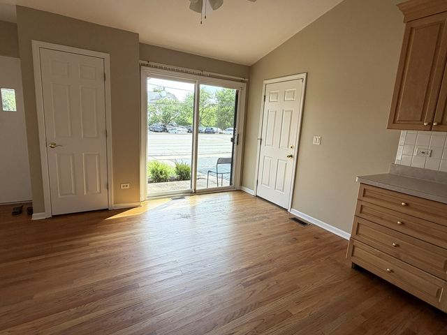 266 S Prospect Avenue, Clarendon Hills, IL 60514